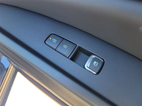 New 2026 Kia Carnival SX image 11