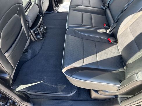 Used 2025 RAM 1500 Laramie image 13