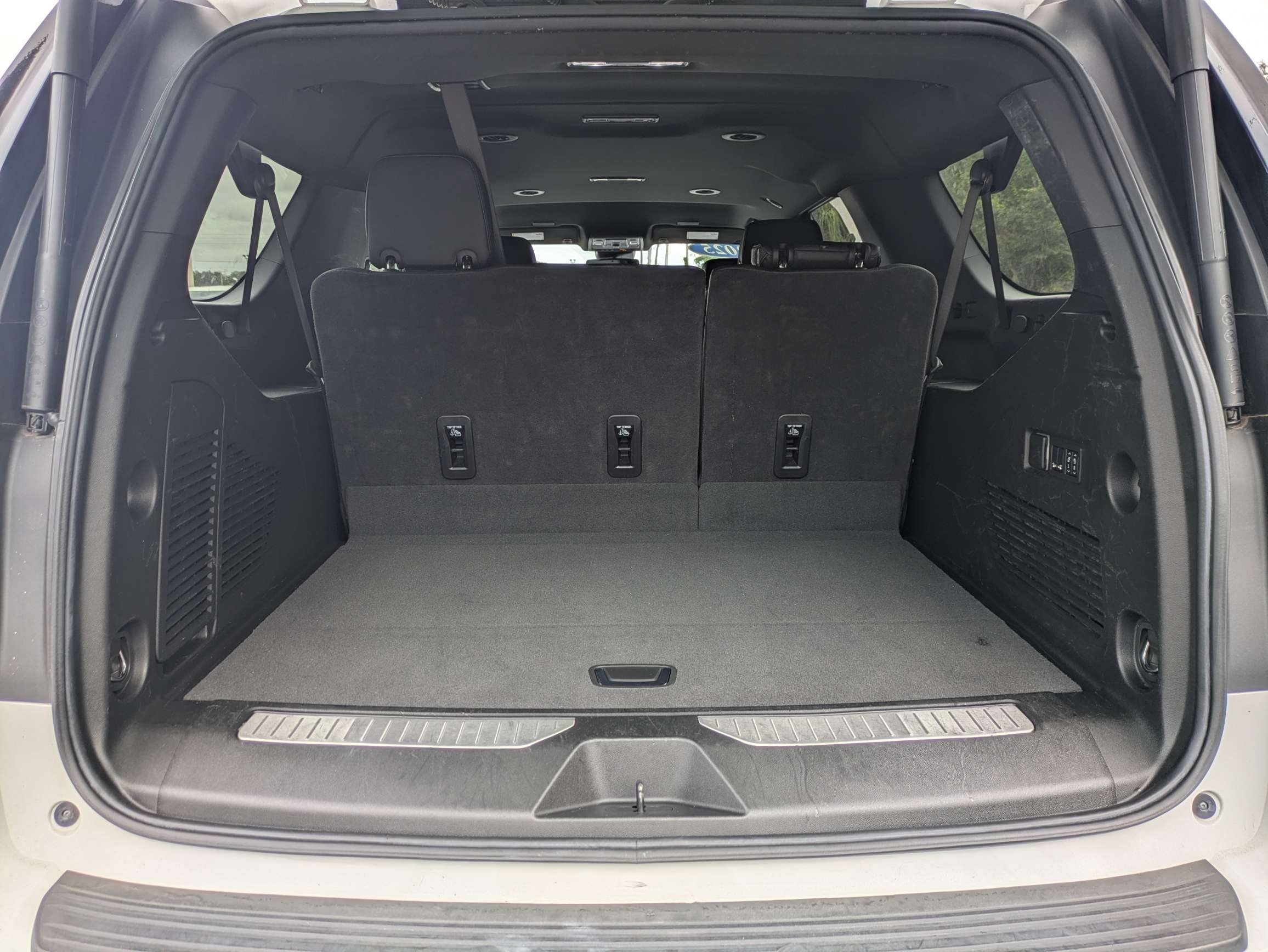 Used 2025 GMC Yukon XL Denali AWD/4WD image 12