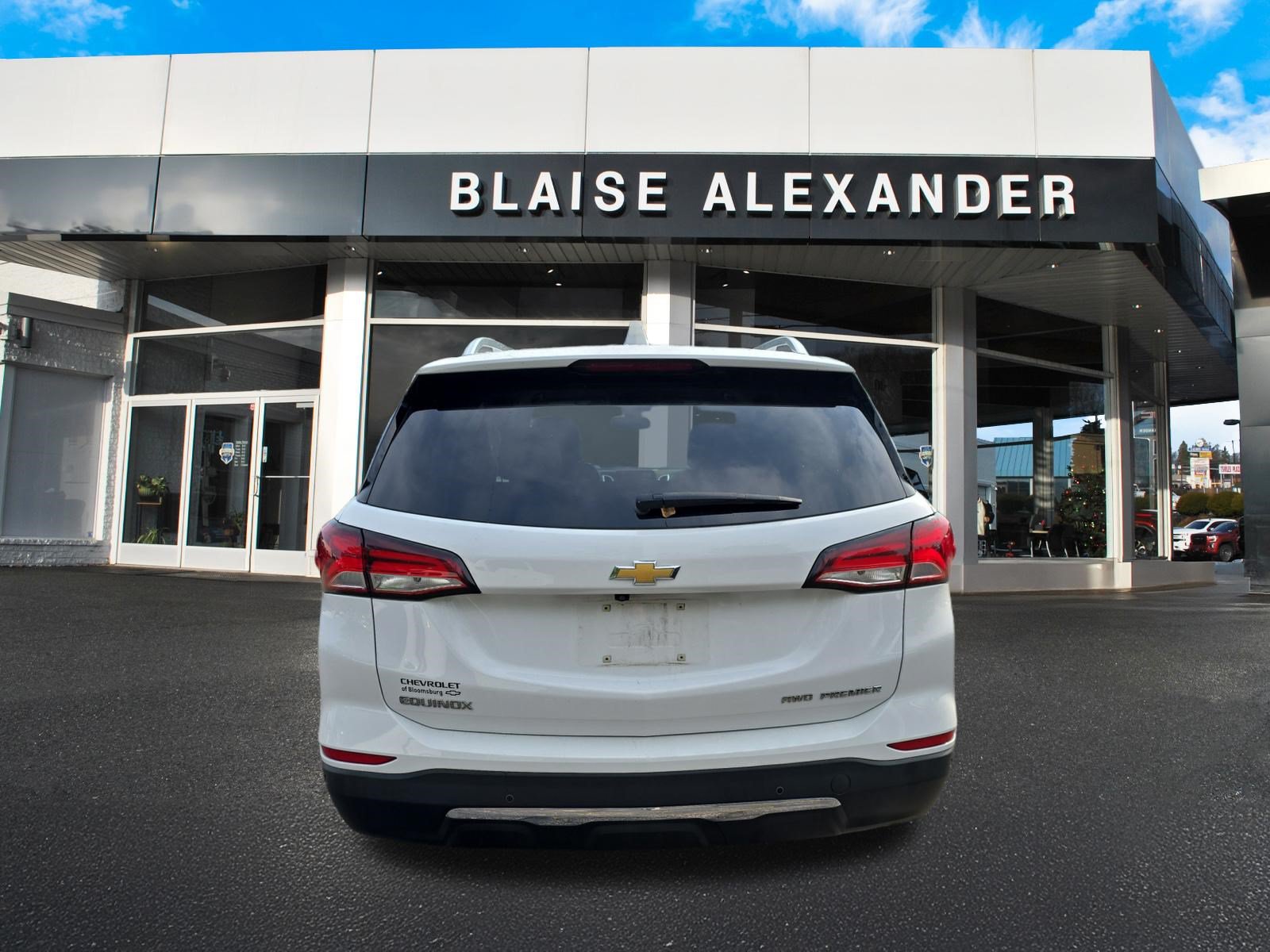 Used 2024 Chevrolet Equinox Premier AWD/4WD image 4