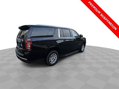 Used 2021 Chevrolet Suburban LT image 8