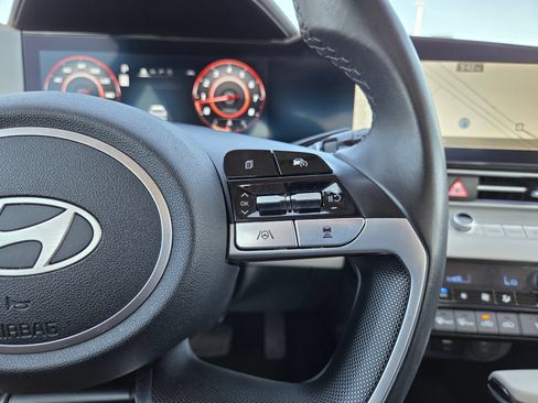 Used 2024 Hyundai Elantra Limited FWD image 45