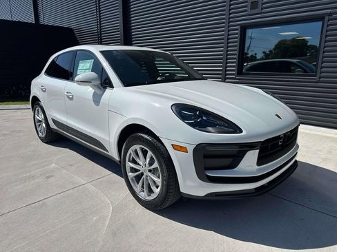 New 2026 Porsche Macan AWD/4WD image 9