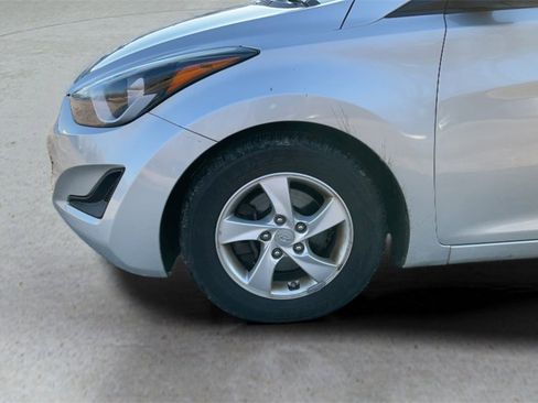 Used 2015 Hyundai Elantra SE image 9