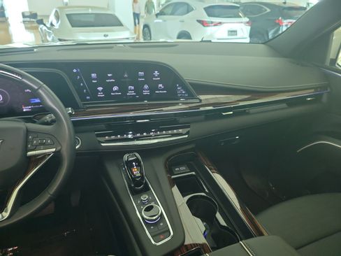 Used 2023 Cadillac Escalade Premium Luxury RWD image 20