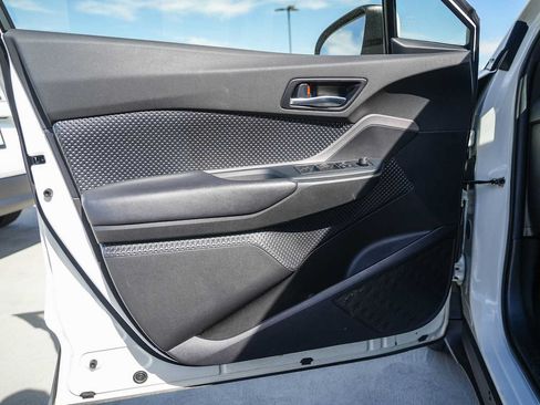 Used 2020 Toyota C-HR LE FWD image 17