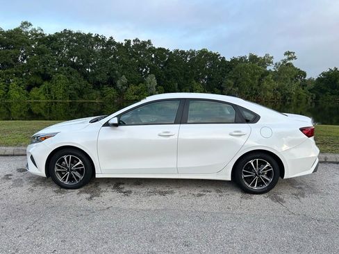Used 2024 Kia Forte LXS w/ LXS Technology Package FWD image 3