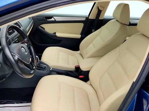 Used 2017 Volkswagen Jetta SE FWD image 12