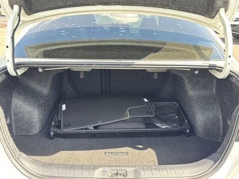 Used 2023 Nissan Altima 2.0 SR image 12