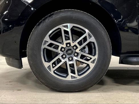 Certified 2025 Ford Expedition Max Active AWD/4WD image 9