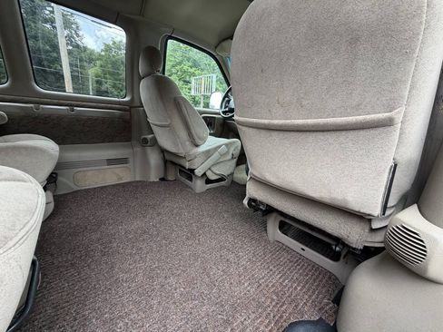 Used 2001 Chevrolet Express 1500 LT RWD image 24