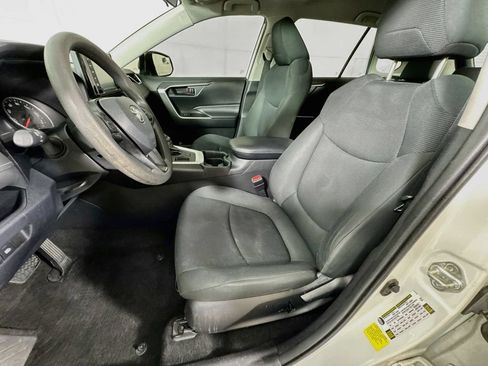 Used 2020 Toyota RAV4 LE FWD image 24