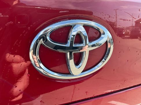 Used 2024 Toyota Corolla Cross XLE FWD image 28