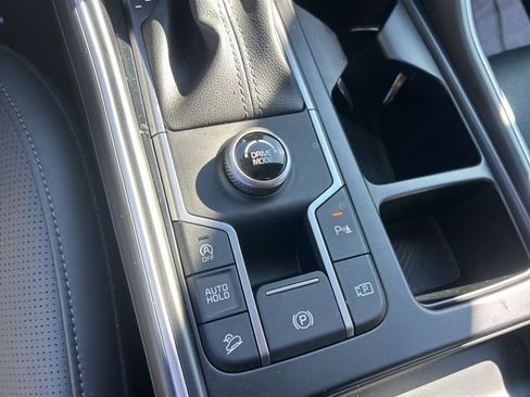 Used 2025 Kia Sorento S image 26