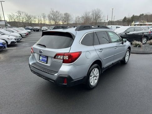 Used 2018 Subaru Outback 2.5i Premium image 6