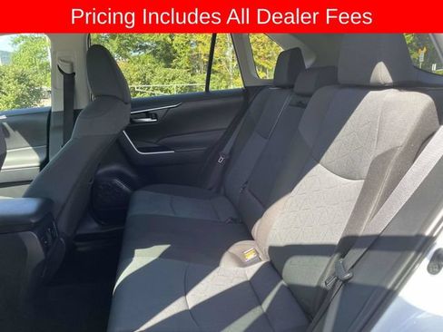 Used 2025 Toyota RAV4 XLE AWD/4WD image 16