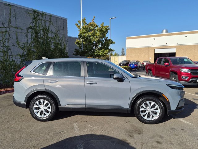 Used 2023 Honda CR-V LX image 3