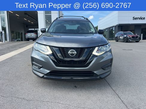 Used 2018 Nissan Rogue SV FWD image 2