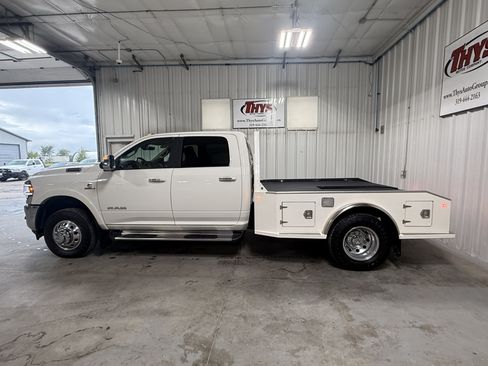 Used 2022 RAM 3500 Laramie AWD/4WD image 11