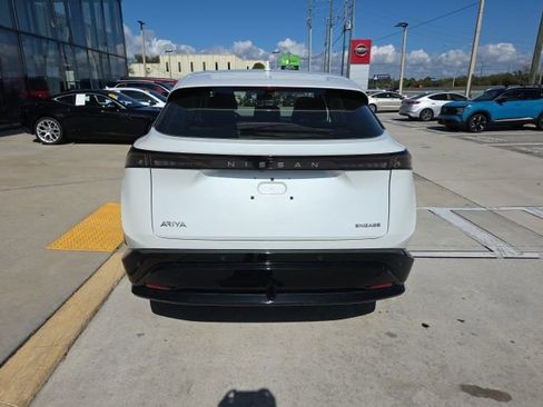 Used 2024 Nissan Ariya FWD image 5