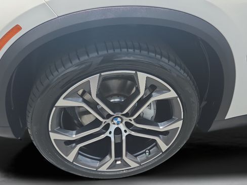 Certified 2024 BMW X5 sDrive40i w/ Parking Assistance Package RWD image 24