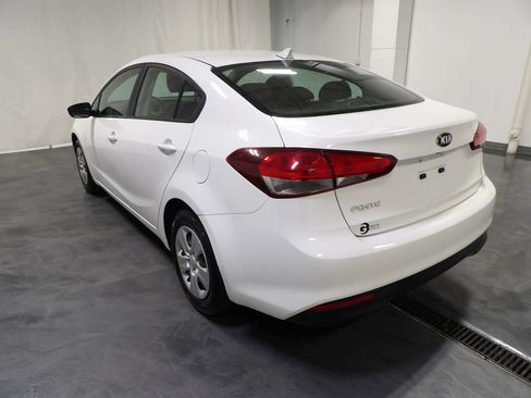Used 2018 Kia Forte LX w/ LX Rear Camera Package FWD image 6