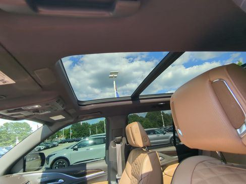 Used 2022 Cadillac Escalade Premium Luxury RWD image 20