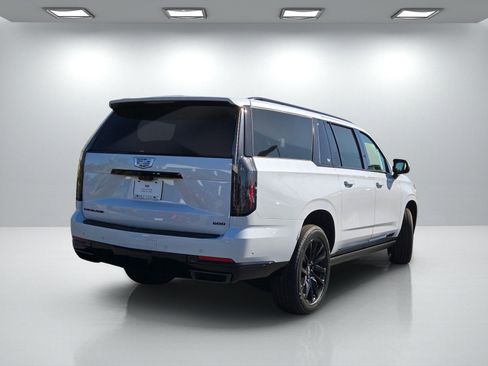 New 2026 Cadillac Escalade ESV Sport w/ LPO, ONYX Package AWD/4WD image 4