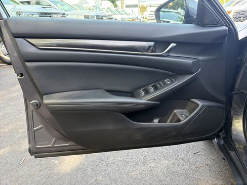 Used 2019 Honda Accord Sport image 14