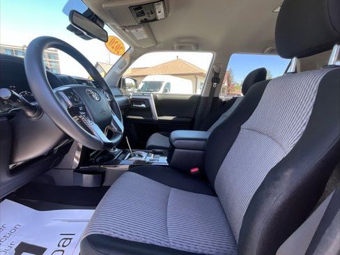 Used 2020 Toyota 4Runner SR5 AWD/4WD image 25