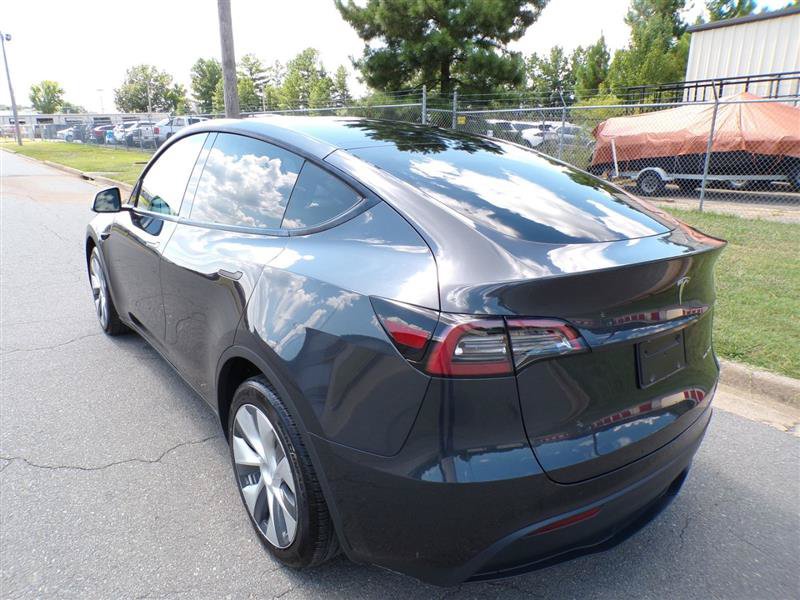 Used 2024 Tesla Model Y Long Range AWD/4WD image 6