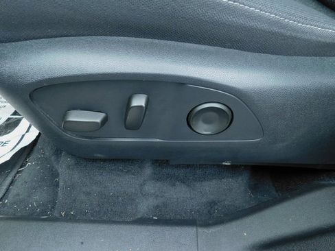 Used 2024 Chevrolet Traverse LT image 25