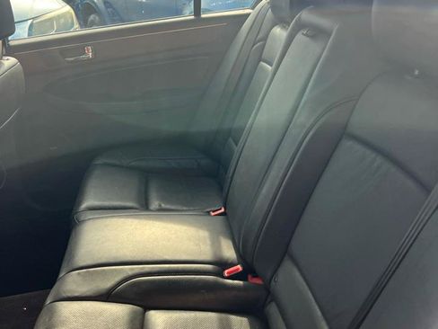 Used 2009 Hyundai Genesis 3.8 w/ Technology Pkg 4 RWD image 8
