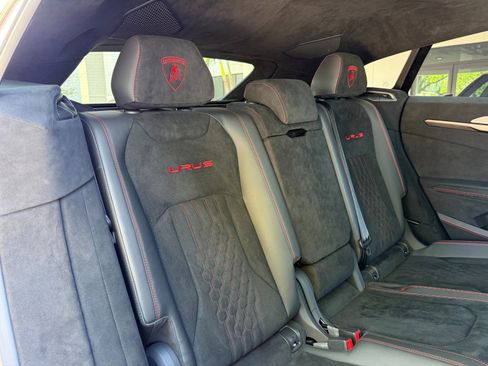 Used 2023 Lamborghini Urus Performante image 22