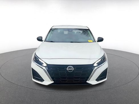 Used 2025 Nissan Altima 2.5 SV image 4