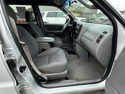 Used 2002 Ford Escape XLT image 10