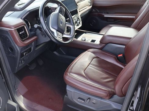 Used 2024 Ford Expedition Limited image 19