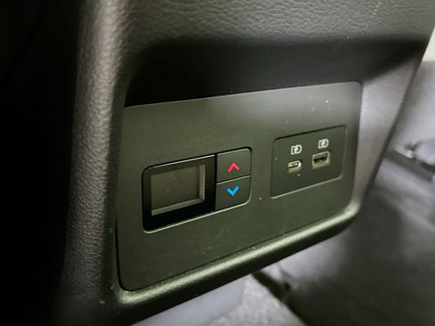 Used 2023 Nissan Rogue SL w/ SL Premium Package image 28