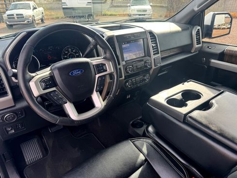 Used 2019 Ford F150 Lariat image 18