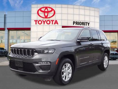 Used 2023 Jeep Grand Cherokee Limited image 1