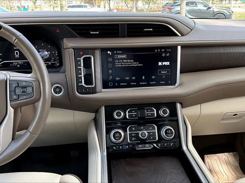 Used 2024 GMC Yukon Denali w/ Advanced Technology Package AWD/4WD image 7