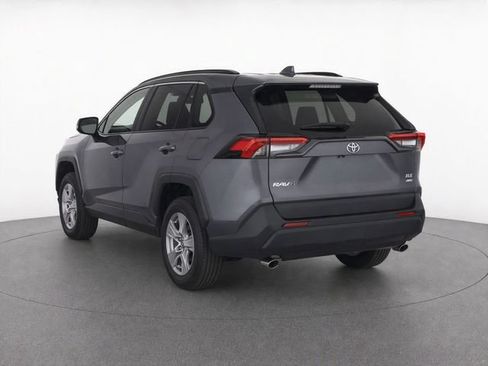 Used 2025 Toyota RAV4 XLE AWD/4WD image 2