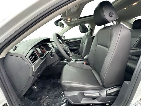 Used 2020 Volkswagen Jetta SE image 9