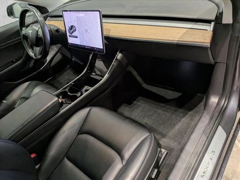 Used 2018 Tesla Model 3 Performance image 20