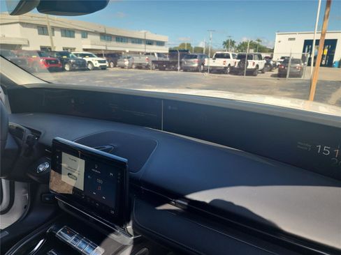 New 2026 Lincoln Nautilus Premier image 27