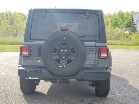 Used 2024 Jeep Wrangler Unlimited Sport AWD/4WD image 7