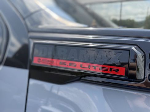 Used 2024 GMC Sierra 2500 AT4 w/ AT4 Premium Plus Package AWD/4WD image 10
