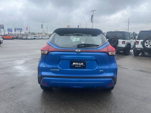 Used 2023 Nissan Kicks SR w/ SR Premium Package image 4