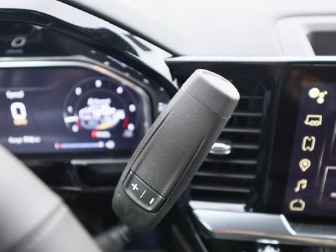 New 2026 GMC Sierra 3500 SLT image 21