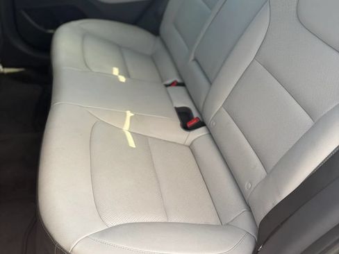 Used 2022 Hyundai Ioniq Limited FWD image 10
